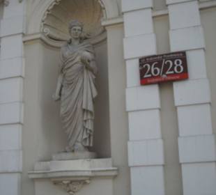 Przy bramie do Kampusu Głównego UW