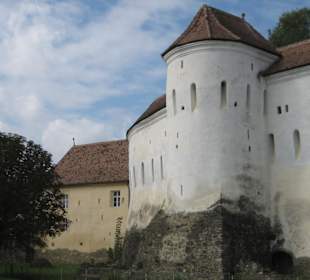 Ringmauer mit Wehrturm