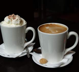 Heiße Schokolade und Cappuccino