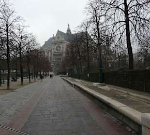 Allée à l'église Saint Eustache