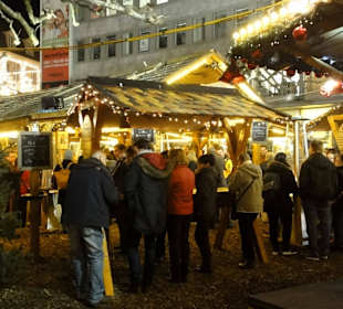 Spaziergang über den Märchenweihnachtsmarkt