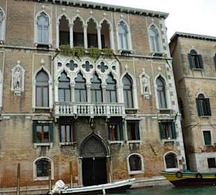 Fassaden Venedigs vom Vaporetto aus gesehn