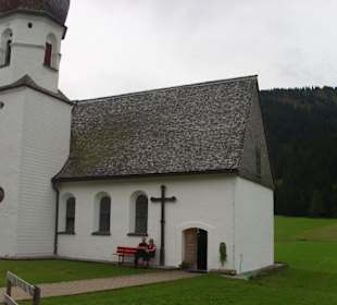 Mit der Bimmelbahn vorbei an dieser Kirch