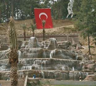 Künstlich angelegter Wasserfall in Manavgat