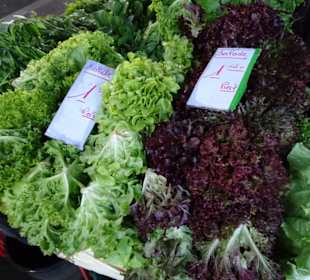 Rundgang über den Petit Marché von Saint-Denis