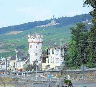 Rüdesheim mit Niederwalldenkmal