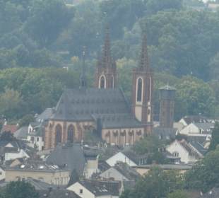 Blick von den Weinbergen zur Heilig-Kreuz-Kirche