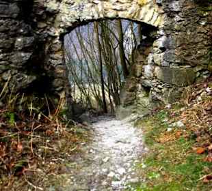 Aus-/Eingang zur Burg Nebentüre