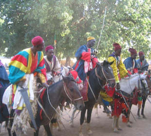 Fantasia vor dem Palast des Lamido
