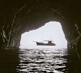 Blick aus der Cueva Bonita auf die Bussard