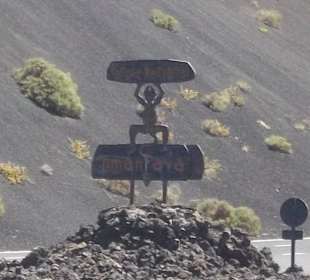 Einfahrt zu den Feuerbergen