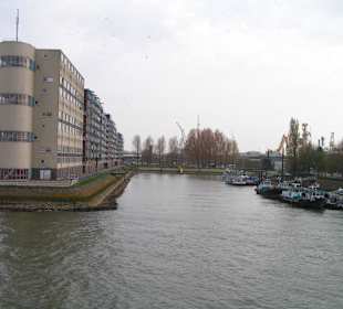 ... eine Hafenrundfahrt, die ist lustig.