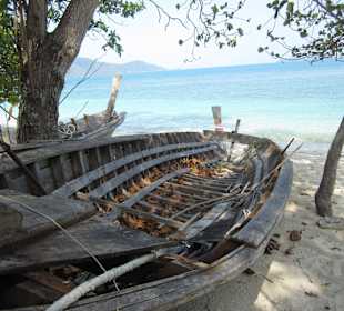 Verrottende Longtailboote