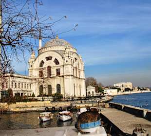 Набережная в Ортакёй