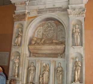 Sepulcro de Bernat de Vilamarí