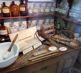 Alte Apotheke im Kapitänshaus des Museums