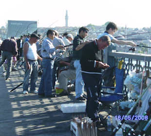 Angler auf der Galatabrücke
