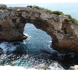 Felsen Es Pontas bei Cala Santanyi