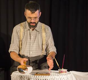 Erwin Dirnberger während einer Darstellung