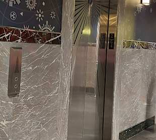 Aufzug zur Aussichtsplattform