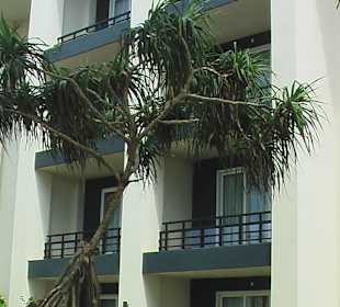 Hotel Centara - Uferwegseite