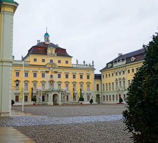 Im Hof des Residenzschloß, Blick nach Norden