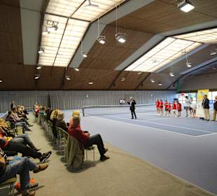 Tennisturnier in der Halle
