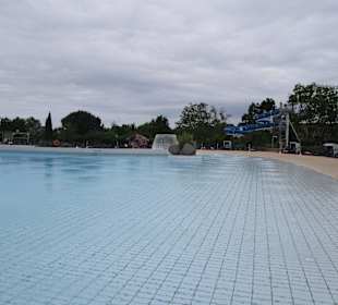 Größtes Wellenbad Deutschlands