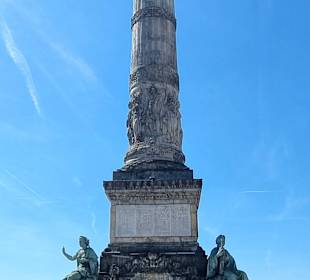 Kongress  Säule-Erinnerungen an das Kriegsende