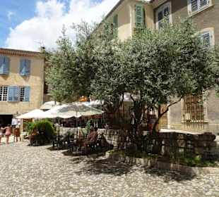 Spaziergang durch Moustiers-Sainte-Marie 