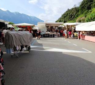 Rundgang über den Wochenmarkt von Limone