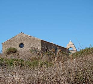 Die kleine Kirche innerhalb der Burganlage
