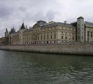 Париж, вид с сены