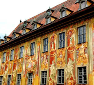 Die kunstvoll bemalte Fassade