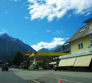 Hier letzte Tankstelle vor Plöckenpass-Grenze