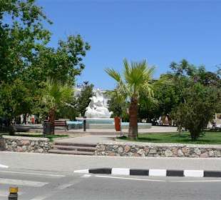 Schöne Parkanlage in der Nähe des Hafens