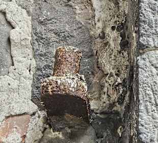 Massives Banduterteil eines großen Tor