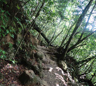 Auf dem Weg zum Wasserfall