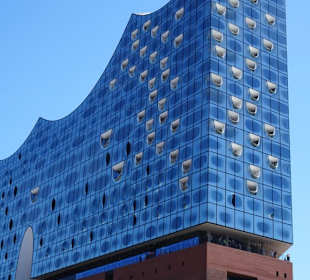 Blick auf die Elbphilharmonie 