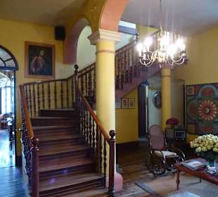 Alte Möbel im ganzem Haus