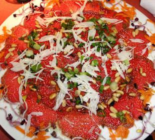 Carpaccio mit gerösteten Pinienkernen