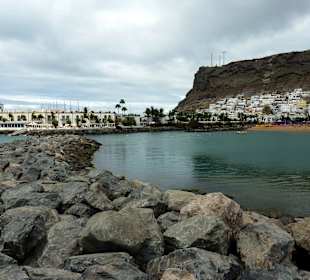 Klippen in Strandnähe