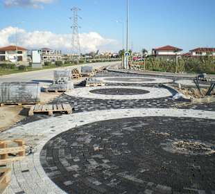 Sogar mit Muster werden die Straßen angelegt