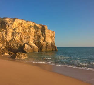 Praia da Coelha – kleiner Strand in schöner Bucht