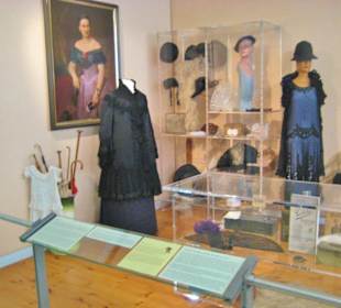 Modesalon / Kleidung ca. 1870-1930