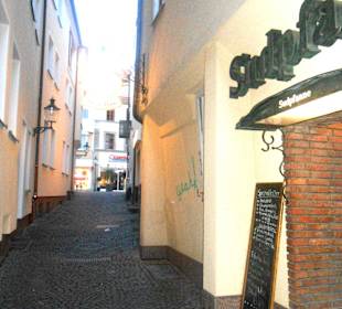 In einer Altstadtgasse gelegen