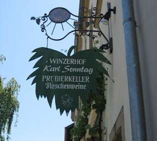 Schild eines ortsansässigen Weingutes - 5