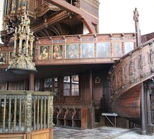 Taufe und Emporenaufgang