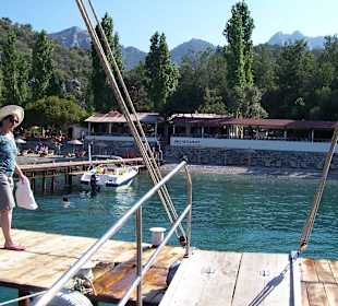 Kurze Rast bei Restaurant/Amos