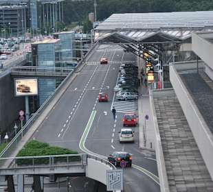 Zufahrt zum Terminal 2